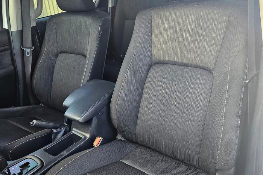 2020 Toyota HiLux  SR Dual Cab Cab Chassis Image 15
