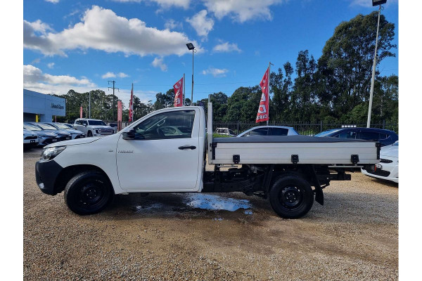 2019 Toyota HiLux TGN121R Workmate Cab Chassis Image 4