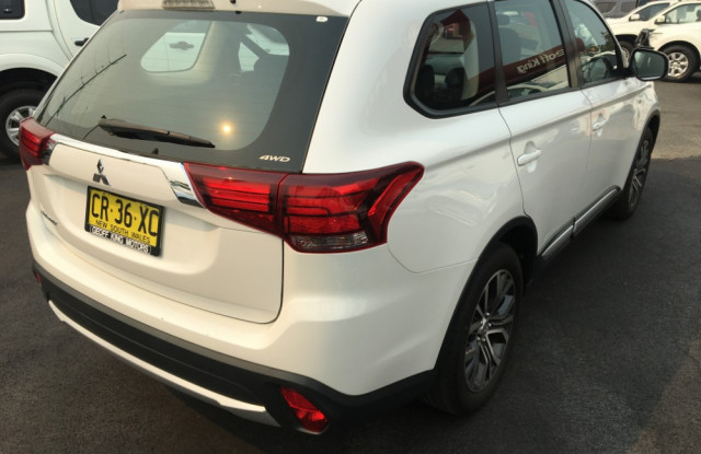 2017 Mitsubishi Outlander ZL ES Suv
