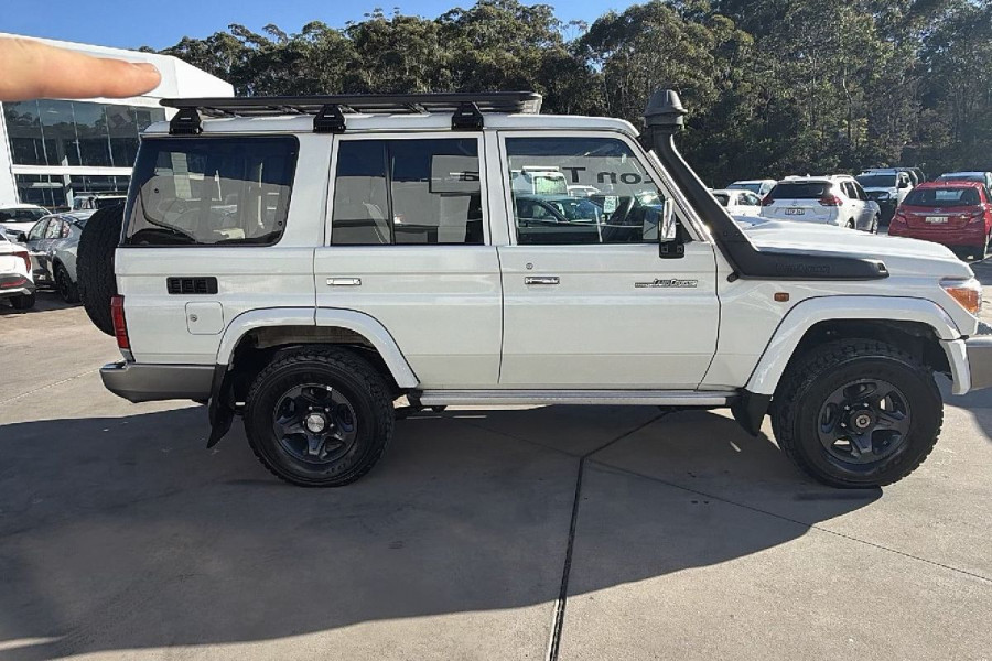 2021 Toyota LandCruiser VDJ76R GXL Wagon Image 4