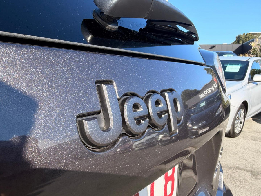 2022 Jeep Cherokee KL S-Limited SUV Image 13