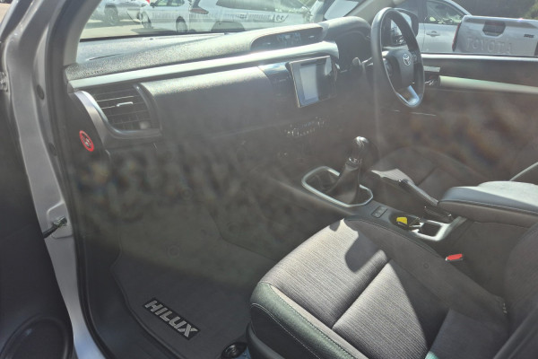 2018 Toyota HiLux  SR5 Double Cab Pick Up Image 26