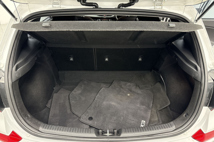 2017 MY18 Hyundai i30 PD Active Hatch Image 16