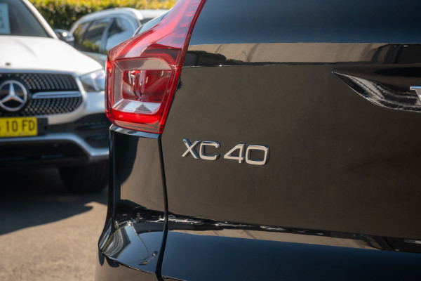 2022 MY23 Volvo XC40 XZ Ultimate B4 Dark SUV Image 25