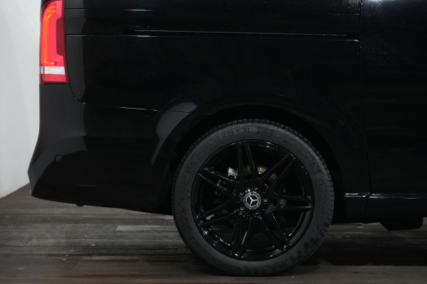 2022 Mercedes-Benz V-Class V300 d Avantgarde People Mover image 6