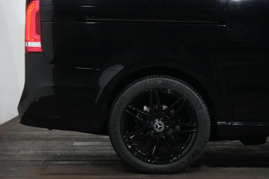 2022 Mercedes-Benz V-Class V300 d Avantgarde People Mover