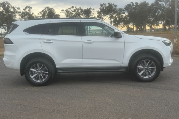 2026 Isuzu MU-X RJ LS-U SUV Image 2