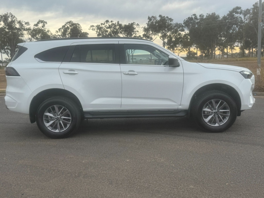 2026 Isuzu MU-X RJ LS-U SUV Image 2