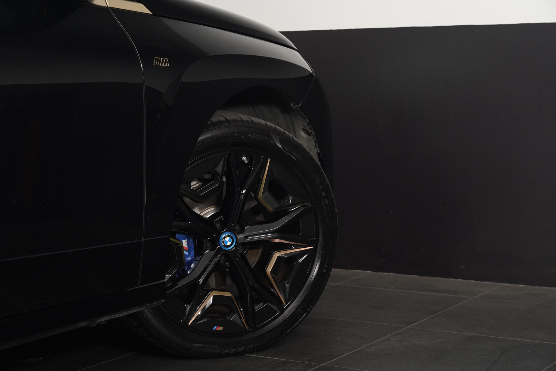 2022 BMW Ix M60 SUV Image 25