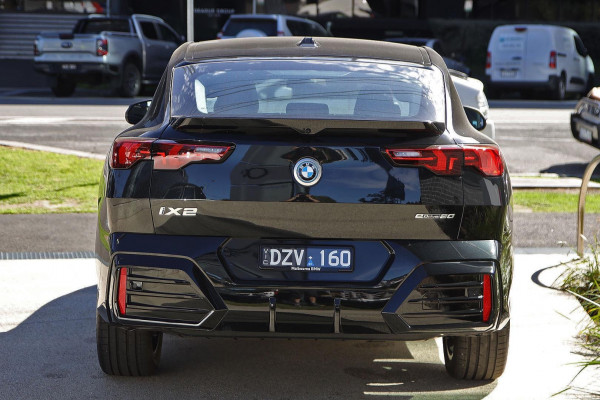 2024 BMW iX2 U10 eDrive20 M Sport SUV image 4