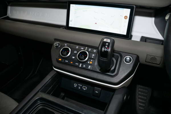 2020 Land Rover Defender L663 110 P400 S SUV image 16