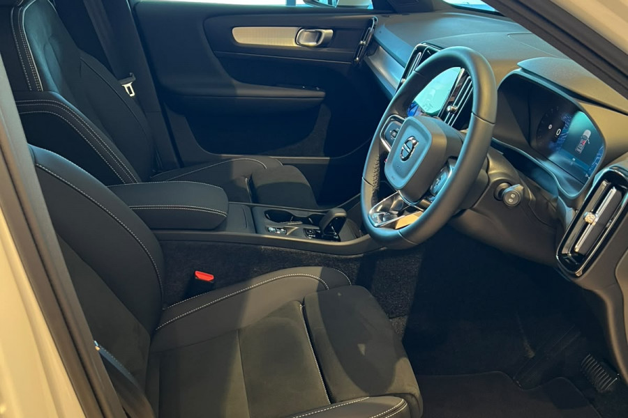 2026 Volvo XC40 XZ Plus B4 SUV