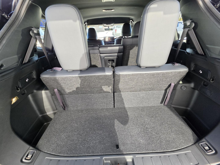 2026 Mitsubishi Outlander ZM Black Edition SUV Image 32