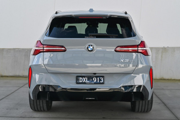 2025 BMW X3 G45 30e xDrive SUV image 3