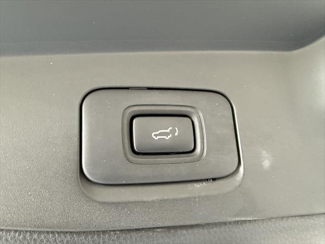 2022 Isuzu MU-X RJ LS-T SUV Image 12
