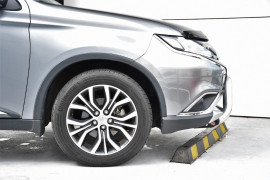 2015 MY16 Mitsubishi Outlander ZK MY16 XLS Suv Image 5
