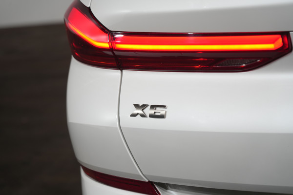 2022 BMW X6 M50i Coupe image 9