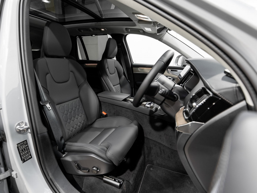 2026 Volvo XC90 L Series Ultra B5 Bright SUV Image 19