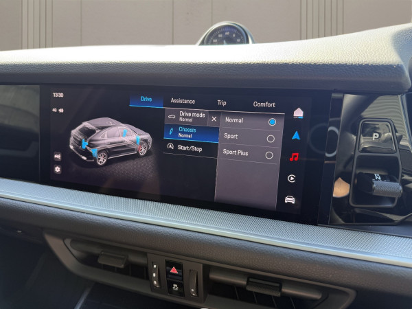 2024 Porsche Cayenne SUV image 23