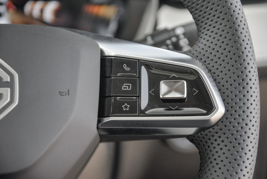 2025 MG ZS ZS32 Essence SUV Image 13