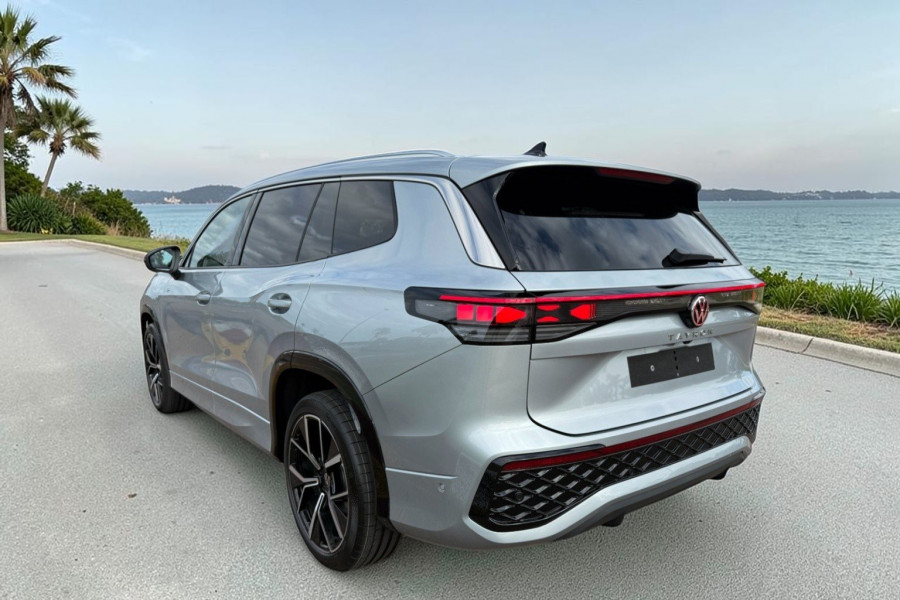 2025 MY26 Volkswagen Tayron R4 195TSI R-Line SUV Image 7