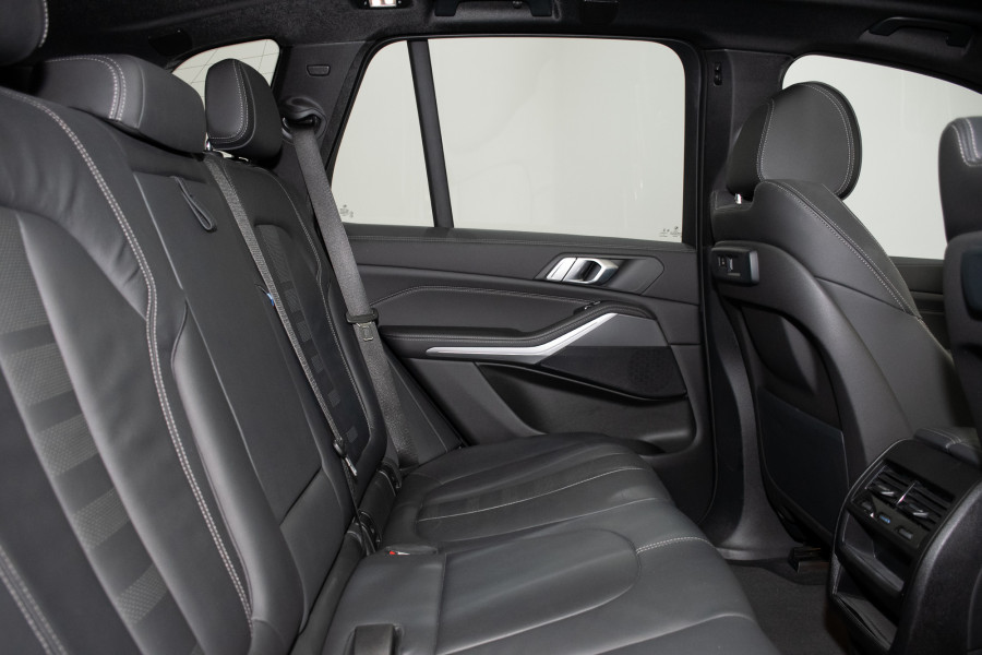 2021 BMW X5 xDrive30d SUV Image 3