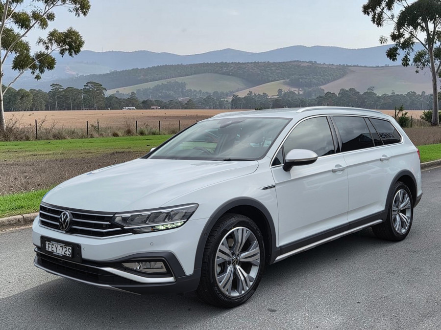 2023 Volkswagen Passat B8 Alltrack 162TSI Wagon Image 3