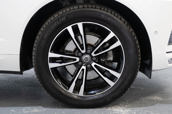 2019 Volvo XC60 UZ D4 Momentum SUV Image 5