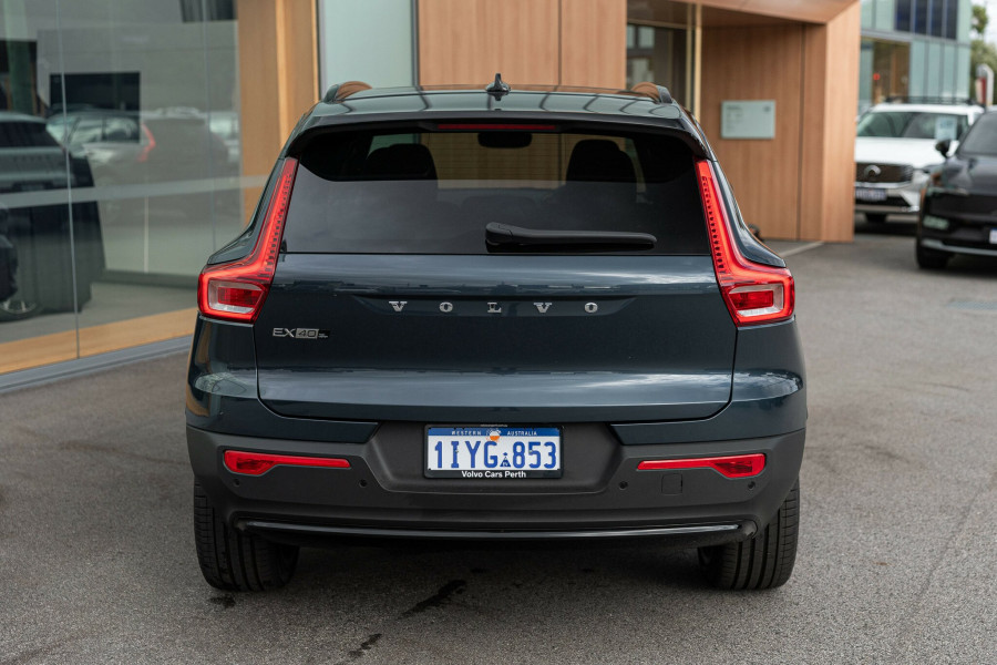 2026 Volvo EX40  Ultra Twin Motor Performance SUV Image 8