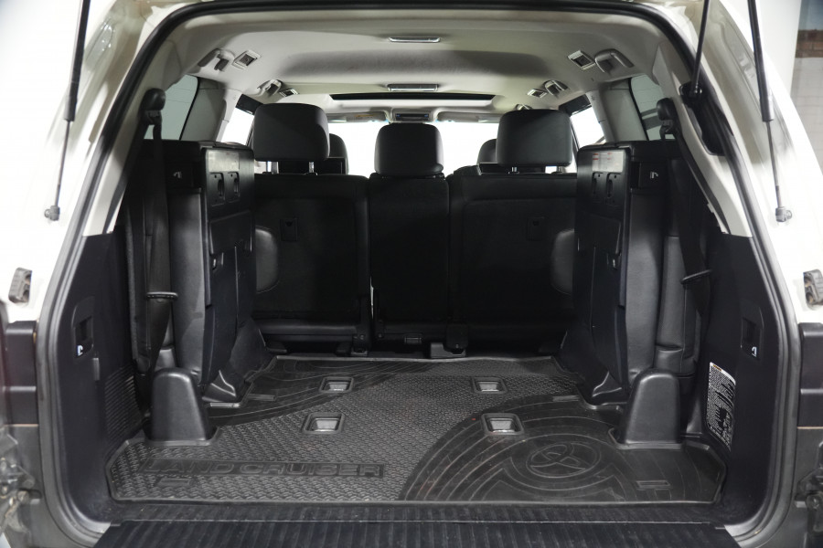 2018 Toyota LandCruiser Sahara SUV