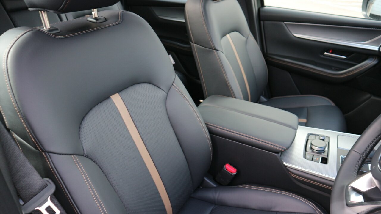 2025 Mazda CX-60 KH0HB P50e Azami SUV Image 16
