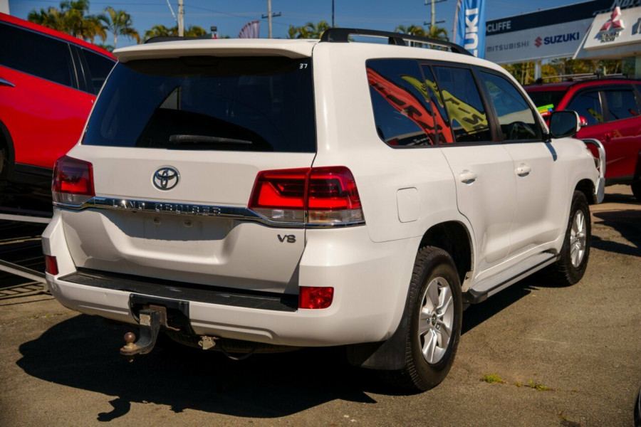2016 Toyota LandCruiser VDJ200R GXL SUV Image 2