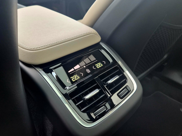 2026 Volvo XC60 UZ Plus B5 Bright SUV image 20