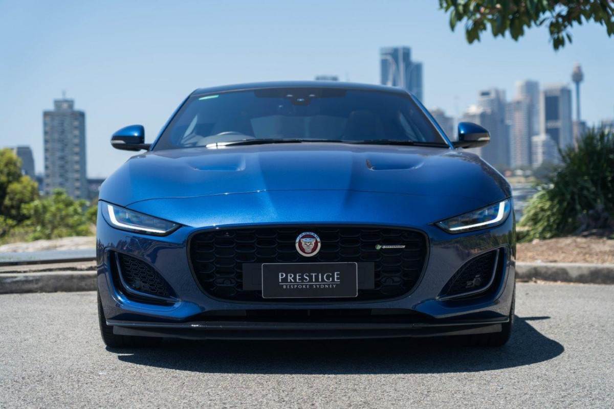 2020 Jaguar F-type R-Dynamic Coupe Image 4