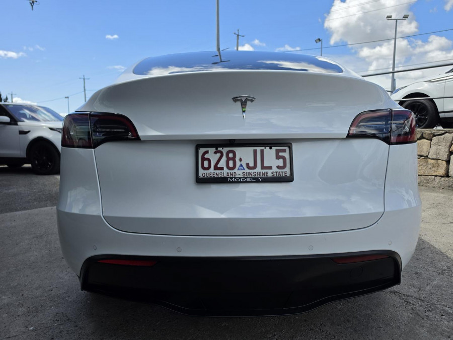 2023 Tesla Model Y  Rear-Wheel Drive SUV Image 8