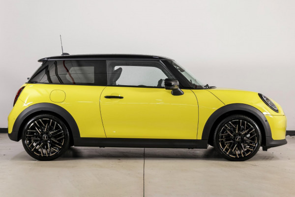 2026 MY25 MINI Cooper F65 C Favoured Hatch image 6