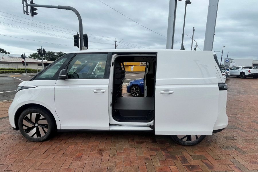 2024 MY25 Volkswagen ID. Buzz EB Pro BEV560 People Mover Image 6