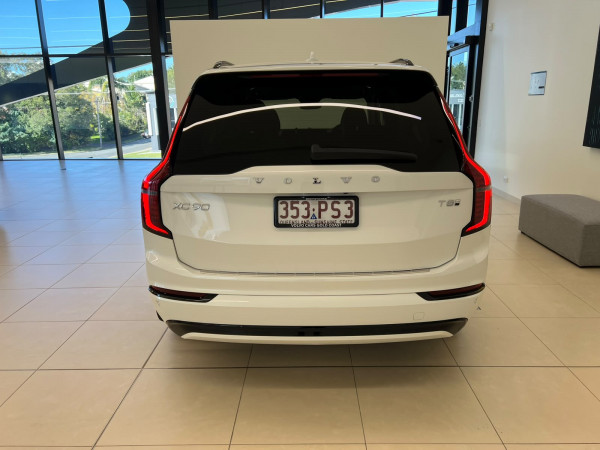 2025 MY26 Volvo XC90 L Series Ultra T8 Plug-in Hybrid Dark SUV image 4