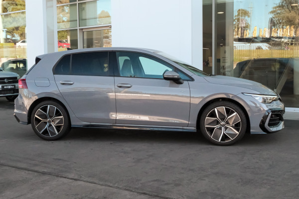 2025 Volkswagen Golf 8.5 110TSI R-Line Hatch Image 3