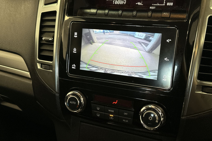 2019 Mitsubishi Pajero NX Exceed SUV Image 7