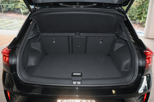 2025 Volkswagen T-Roc 140TSI R-Line SUV Image 23