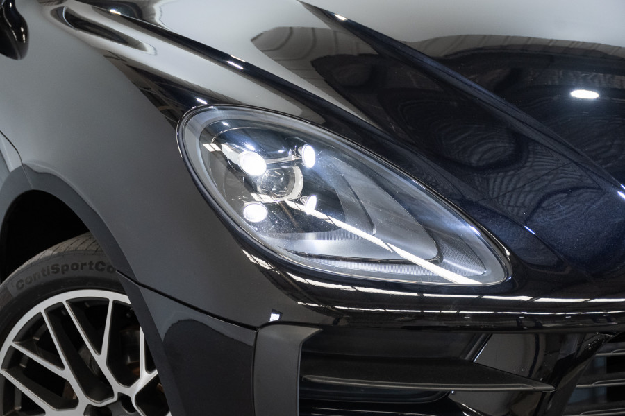 2021 Porsche Macan SUV Image 2