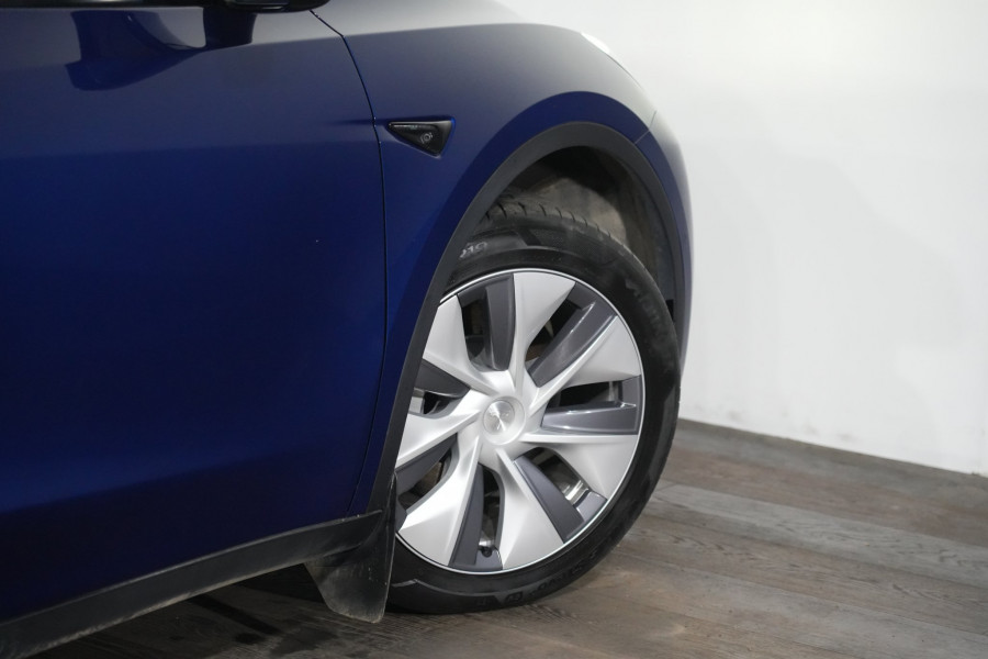 2024 Tesla Model Y  Long Range SUV Image 10