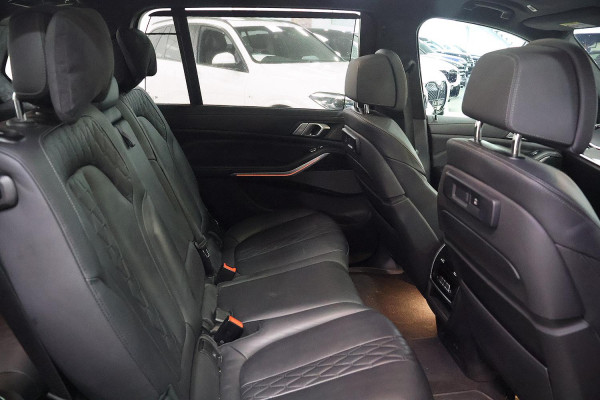 2022 BMW X7 G07 M50i SUV image 11