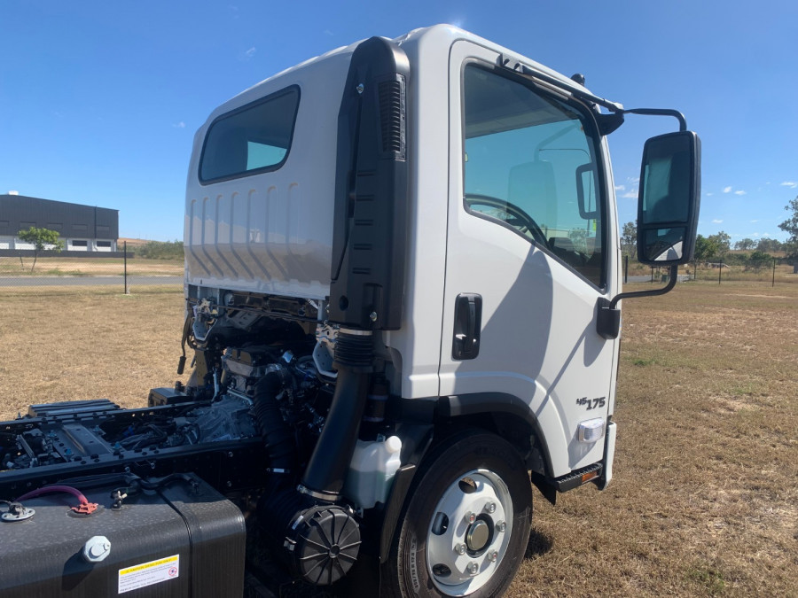 2026 Isuzu NPR 45/65-175 DT D28 Cab Chassis Image 6