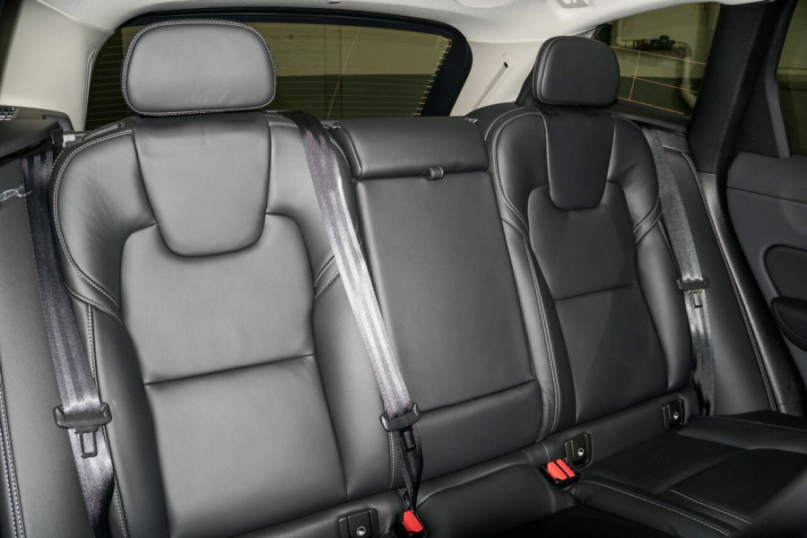 2026 Volvo XC60 UZ Ultra T8 Plug-in Hybrid Dark SUV Image 9