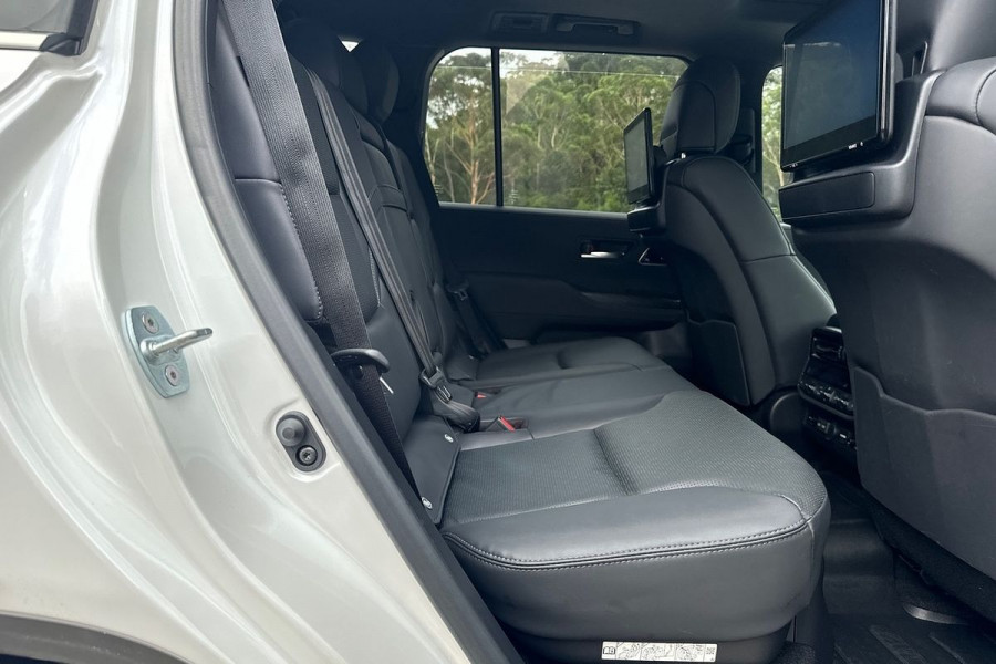 2023 Toyota LandCruiser FJA300R Sahara ZX SUV Image 8