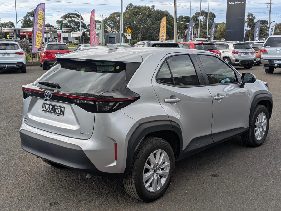 2024 Toyota Yaris Cross MXPJ10R GX SUV Image 7