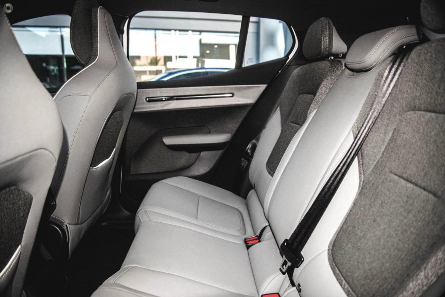 2024 MY25 Volvo EX30  Single Motor Extended Range Plus SUV Image 8