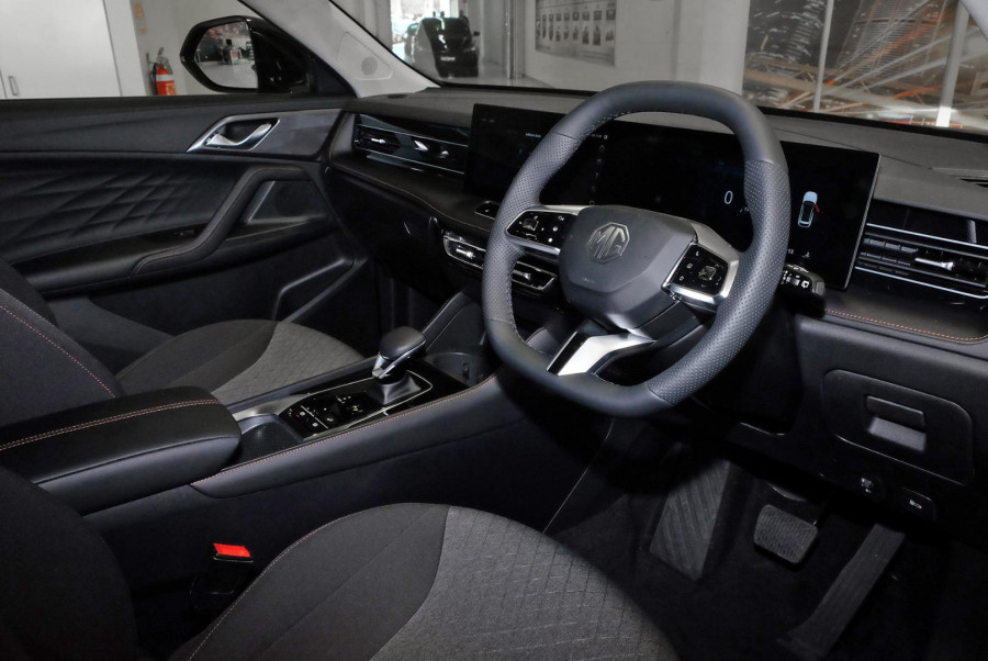 2024 MY24.5 MG HS AS33 Vibe SUV Image 7